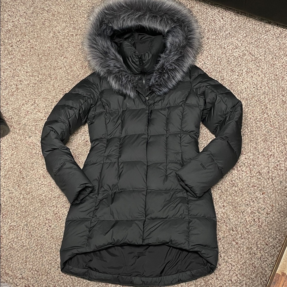 The northface Women's Black quilted long Puffer Coat with Faux Fur Hood- new